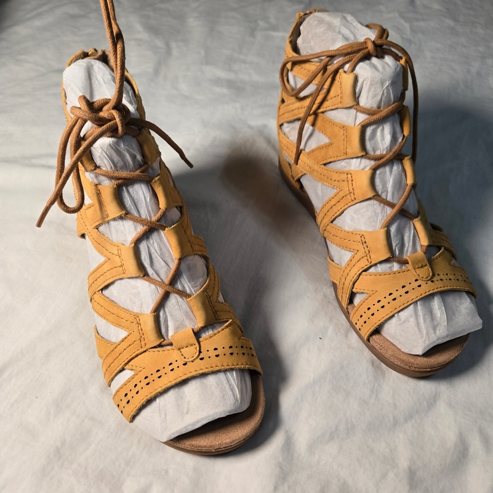 Earth Origins Corie Wide Amber Yellow Nubuck Gladiator Sandals 8W 7207806WWBCK